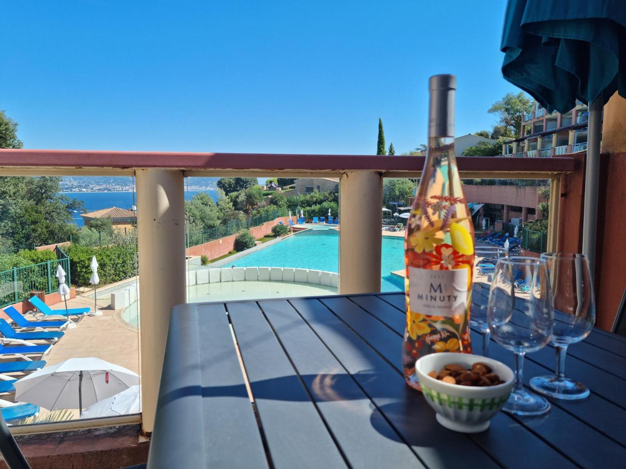 Magnifique Vue Mer Et Piscine - Les Cles De L Esterel 泰晤勒·苏尔·梅尔 外观 照片